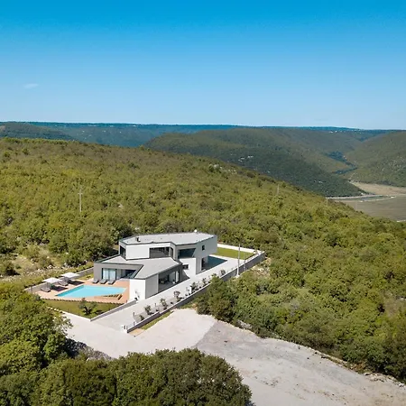 Luxury H2, Total Peace, Quiet And Privacy Stalije