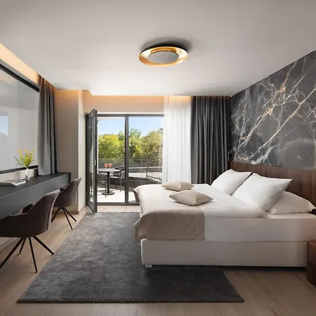 Luxury H2, Total Peace, Quiet And Privacy Villa *