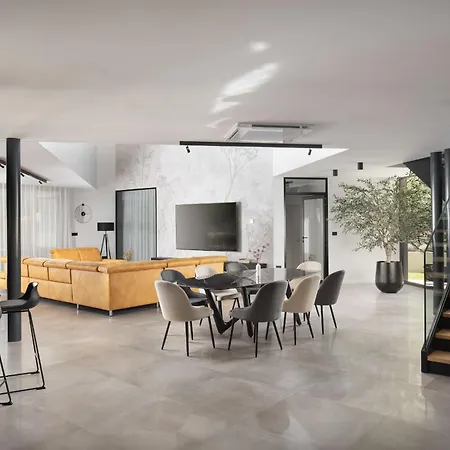Luxury H2, Total Peace, Quiet And Privacy *