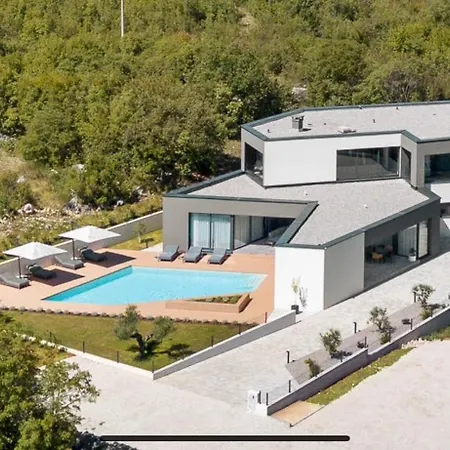 Luxury H2, Total Peace, Quiet And Privacy *