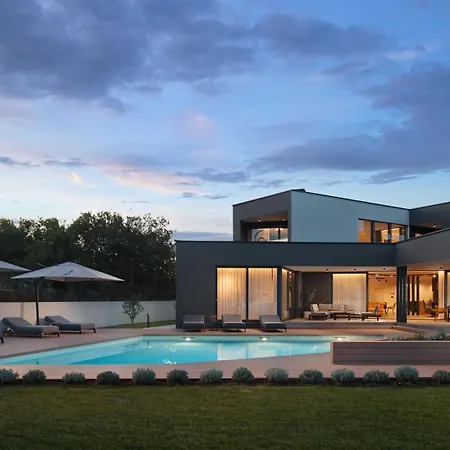 Luxury H2, Total Peace, Quiet And Privacy Villa *